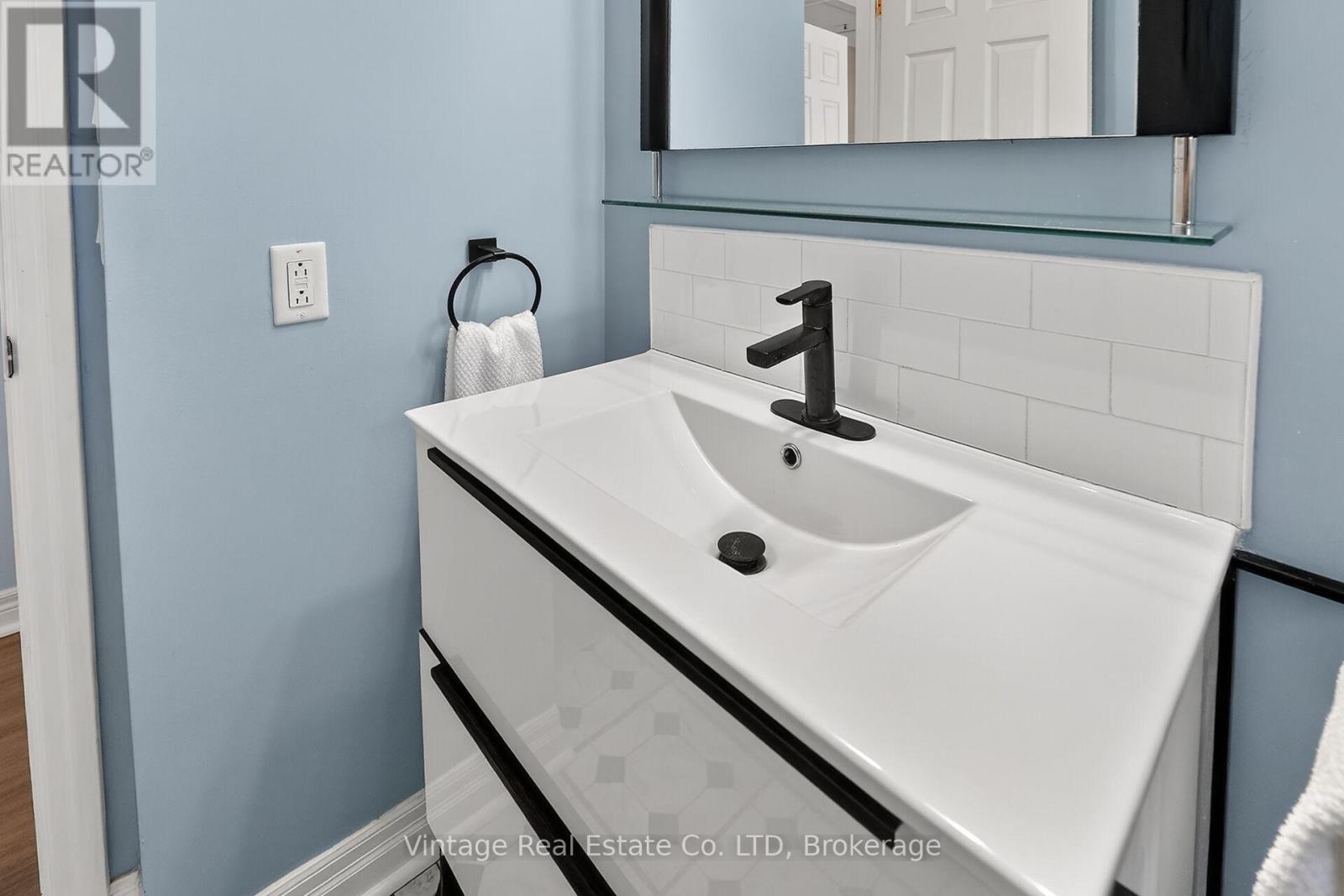 19 Longfellow Avenue, St. Catharines (Haig), Ontario  L2R 6N6 - Photo 15 - X12852736