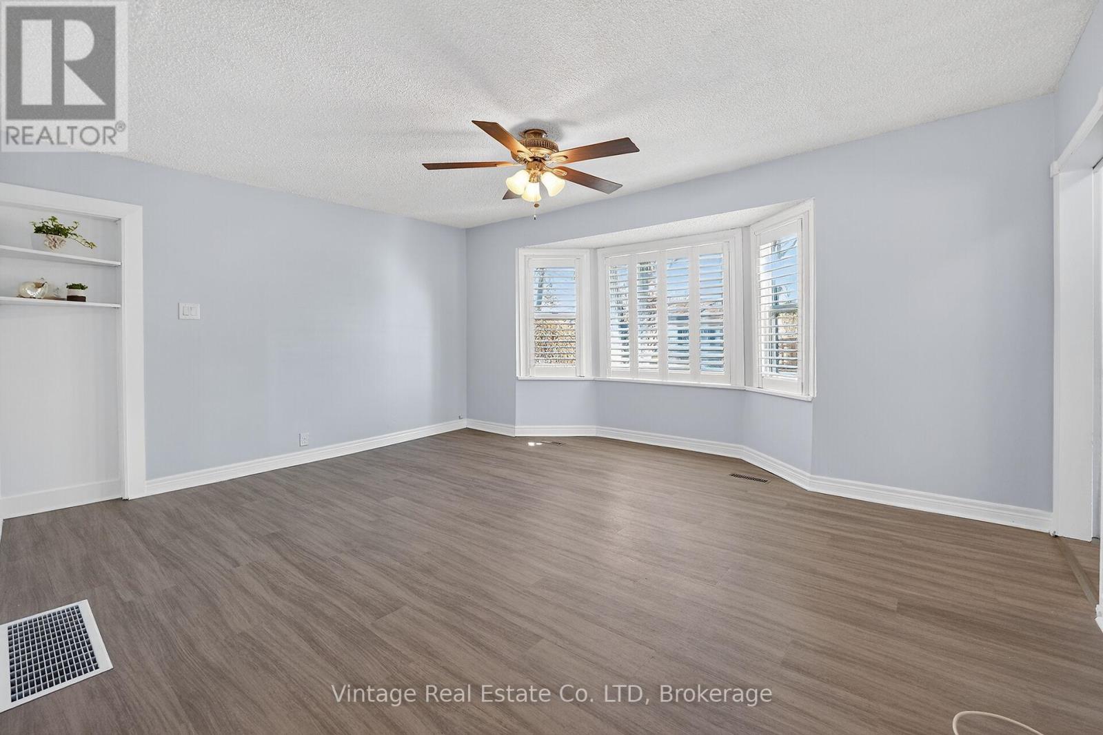 19 Longfellow Avenue, St. Catharines (Haig), Ontario  L2R 6N6 - Photo 24 - X12852736