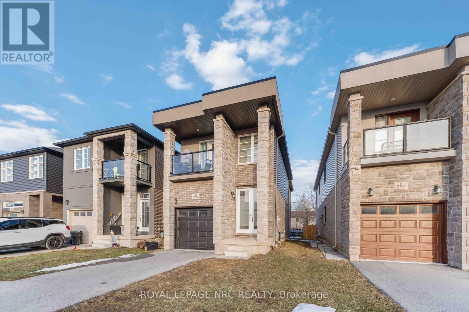 233 Louise Street, Welland (Lincoln/crowland), Ontario  L3B 1S9 - Photo 2 - X12852760