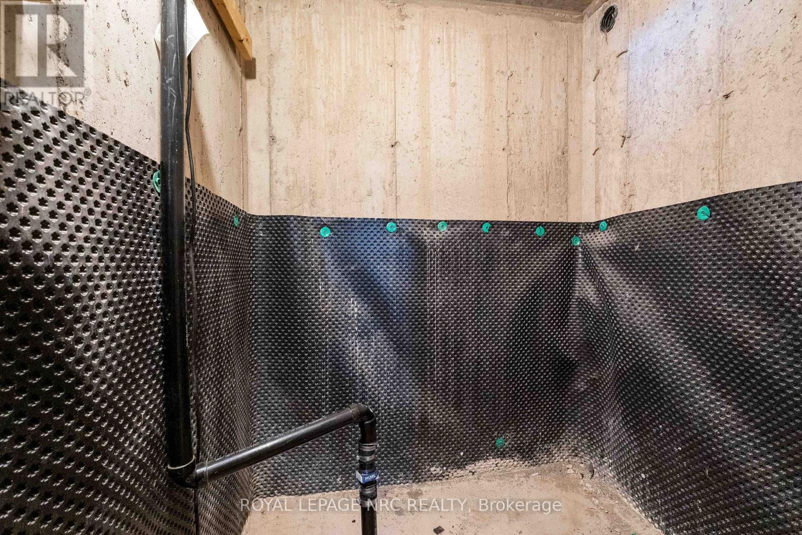 233 Louise Street, Welland (Lincoln/crowland), Ontario  L3B 1S9 - Photo 39 - X12852760