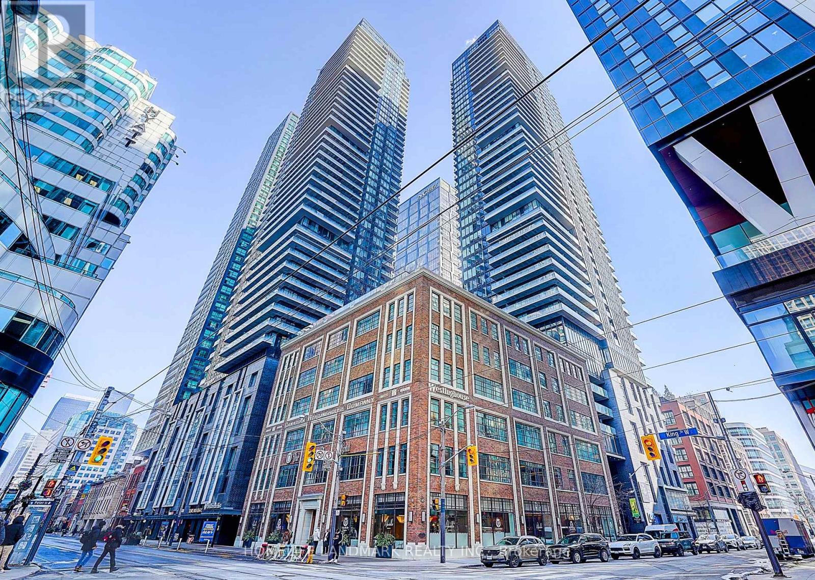 702 - 115 BLUE JAYS WAY, Toronto, Ontario