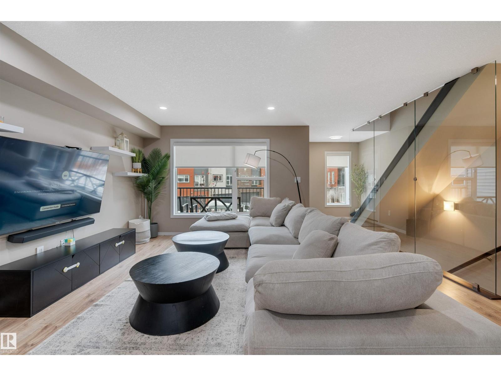 #47 1075 ROSENTHAL BV NW, Edmonton, Alberta