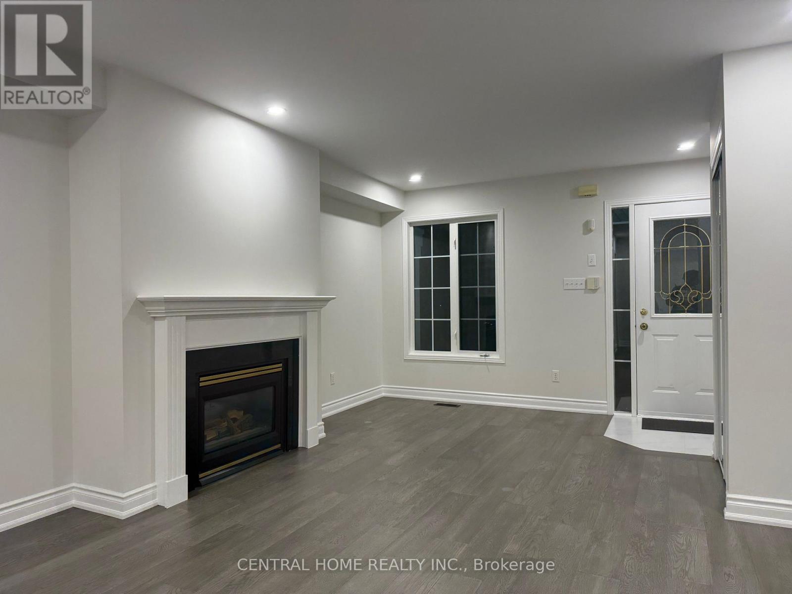 81 Bassett Avenue, Richmond Hill, Ontario  L4B 4H5 - Photo 2 - N12852766