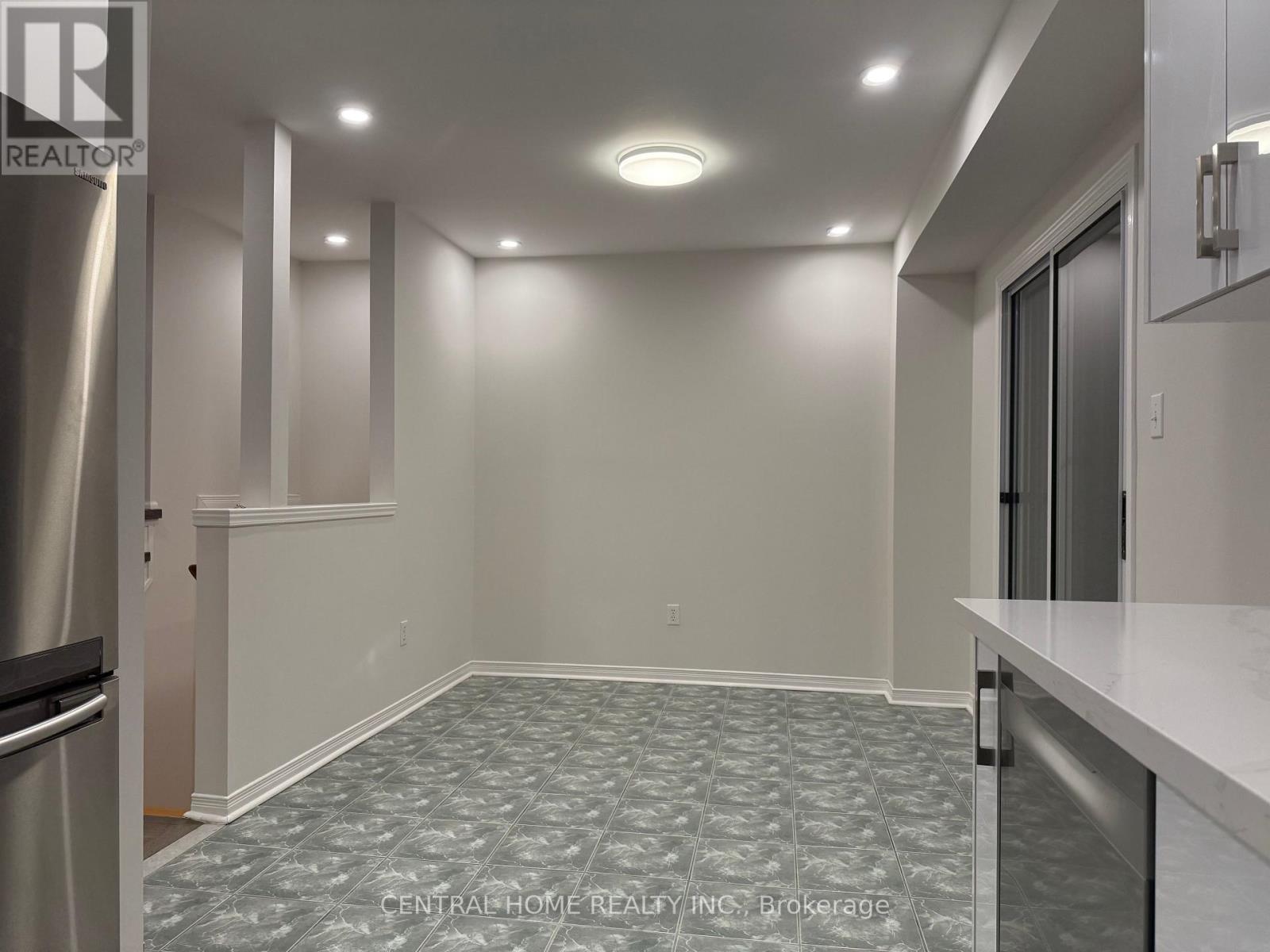 81 Bassett Avenue, Richmond Hill, Ontario  L4B 4H5 - Photo 8 - N12852766