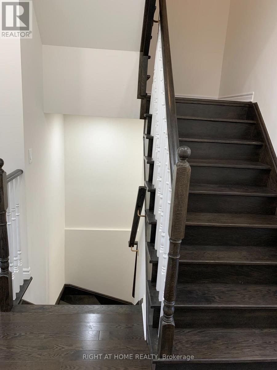 39 Farwell Avenue, Wasaga Beach, Ontario  L9Z 0H3 - Photo 11 - S12852712