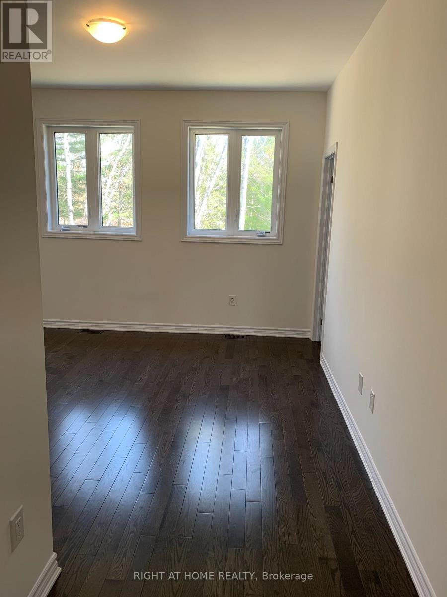 39 Farwell Avenue, Wasaga Beach, Ontario  L9Z 0H3 - Photo 14 - S12852712