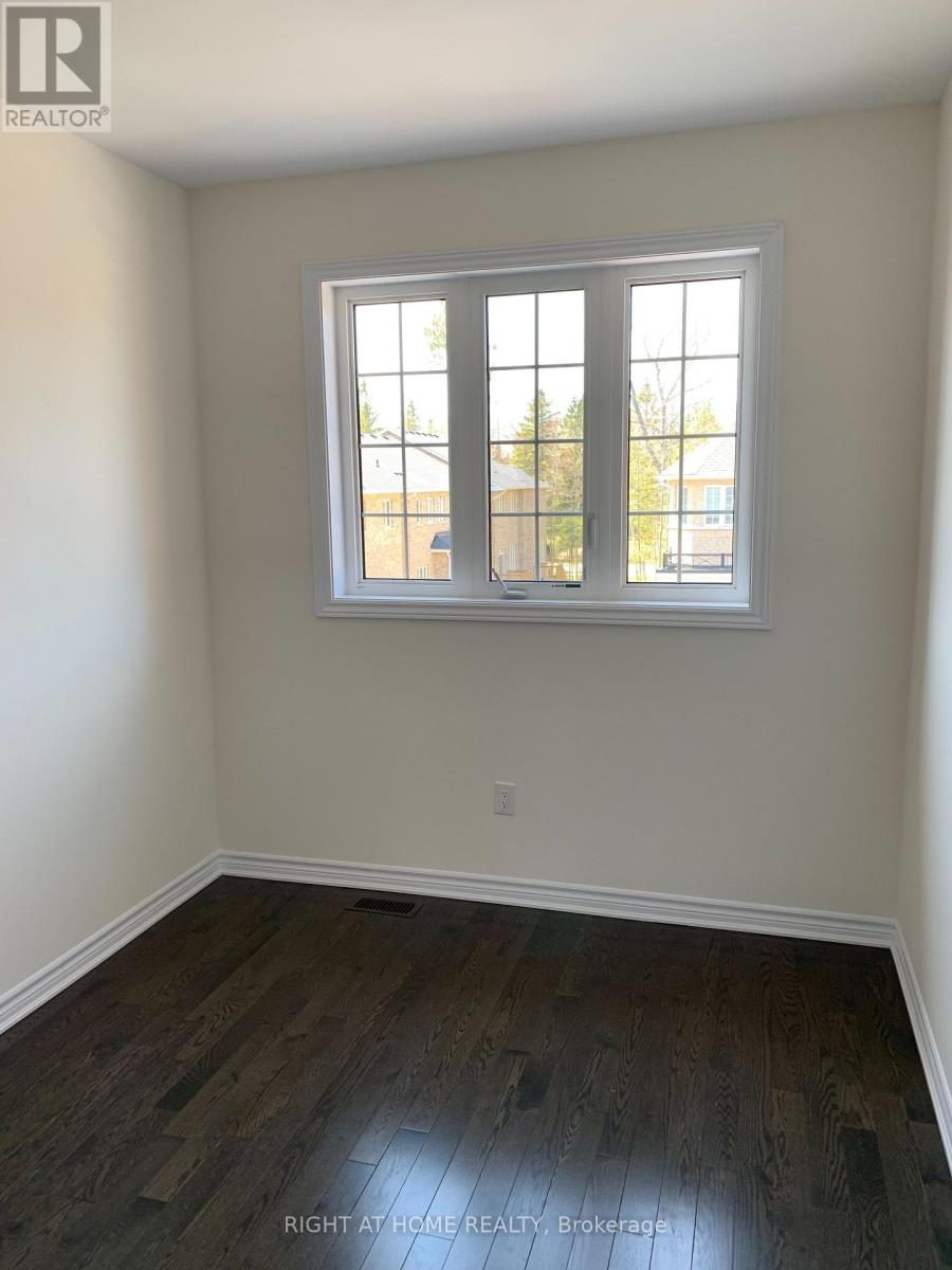 39 Farwell Avenue, Wasaga Beach, Ontario  L9Z 0H3 - Photo 15 - S12852712