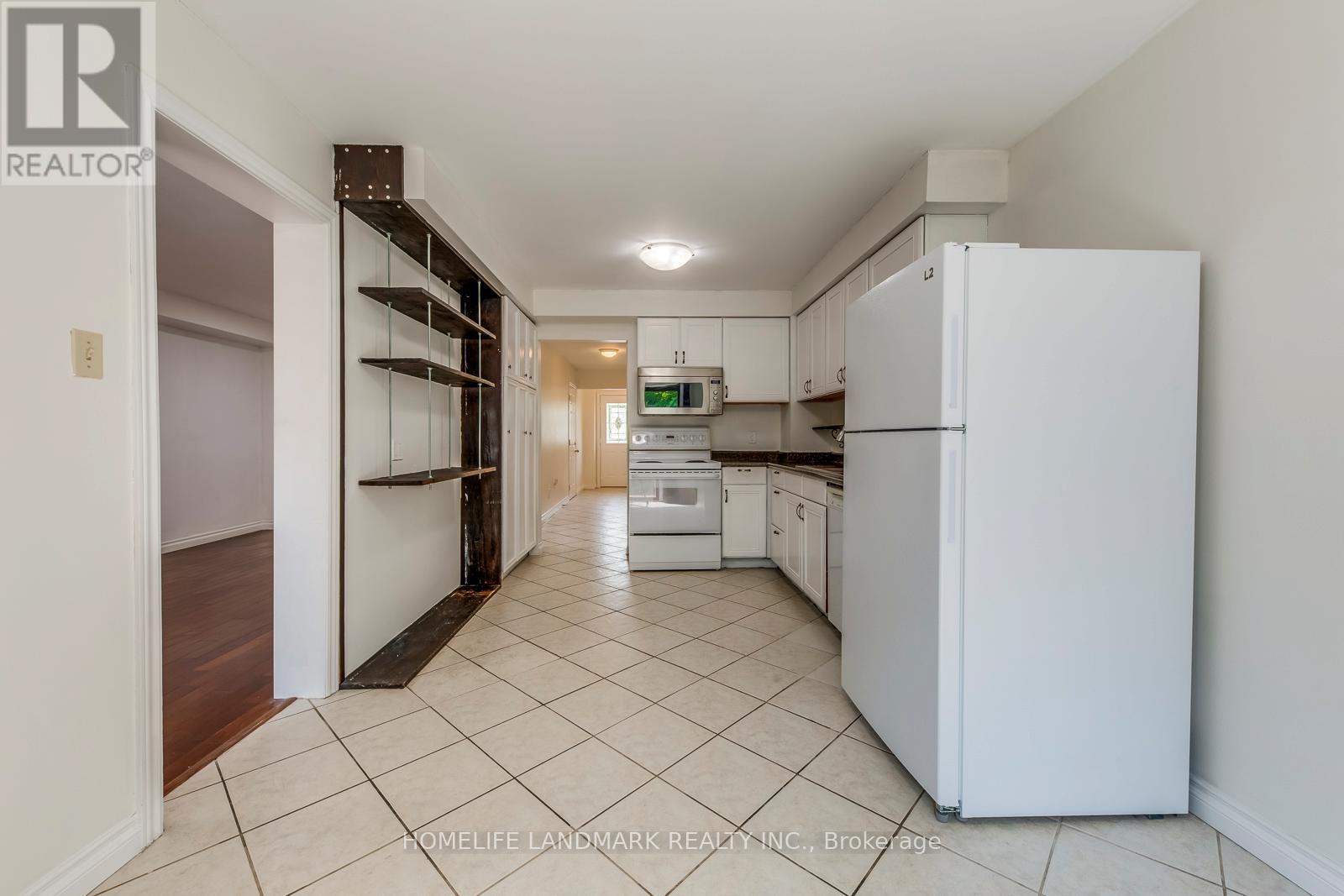 1226 Cottonwood Crescent, Oakville, Ontario  L6M 2W6 - Photo 10 - W12852714