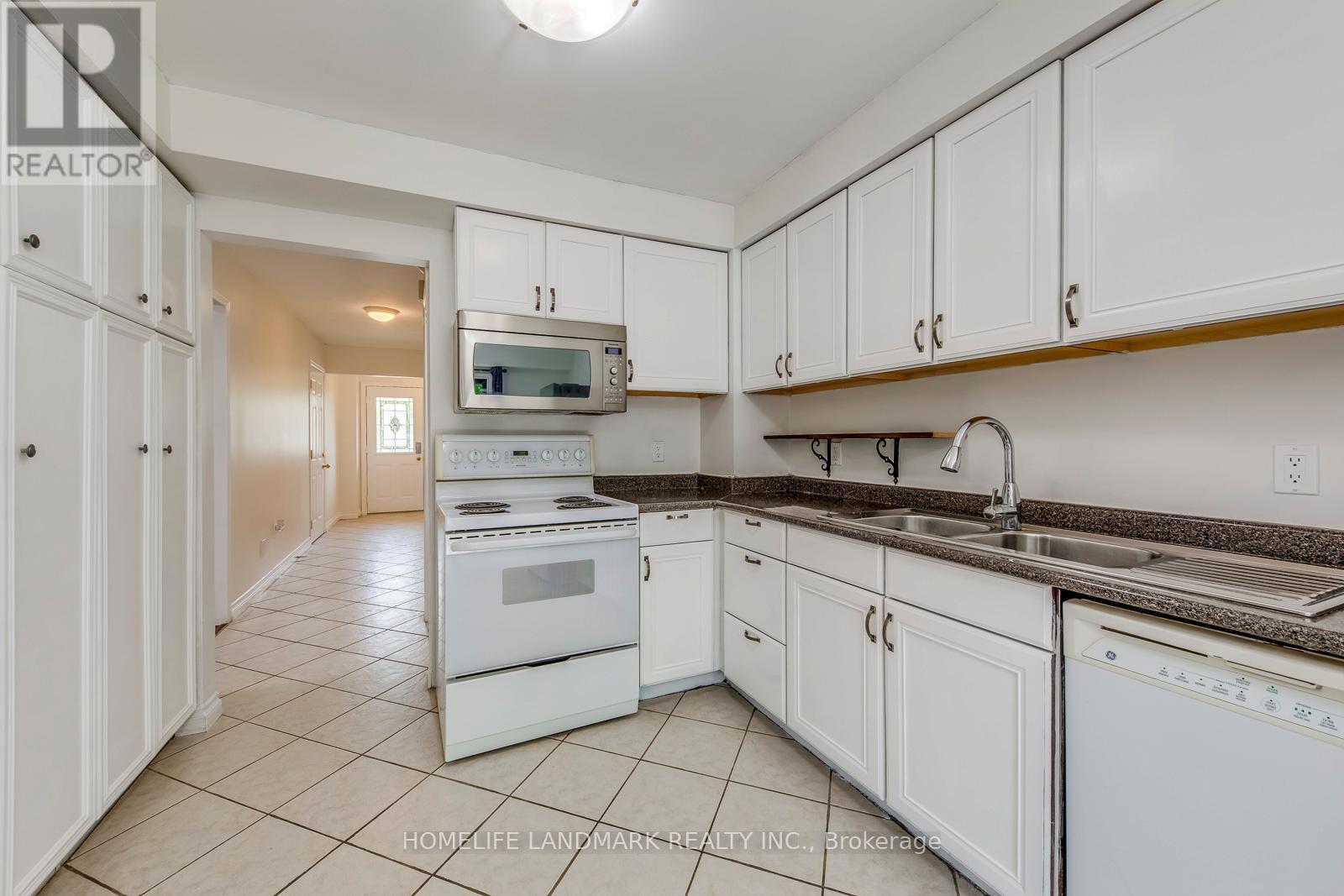 1226 Cottonwood Crescent, Oakville, Ontario  L6M 2W6 - Photo 12 - W12852714