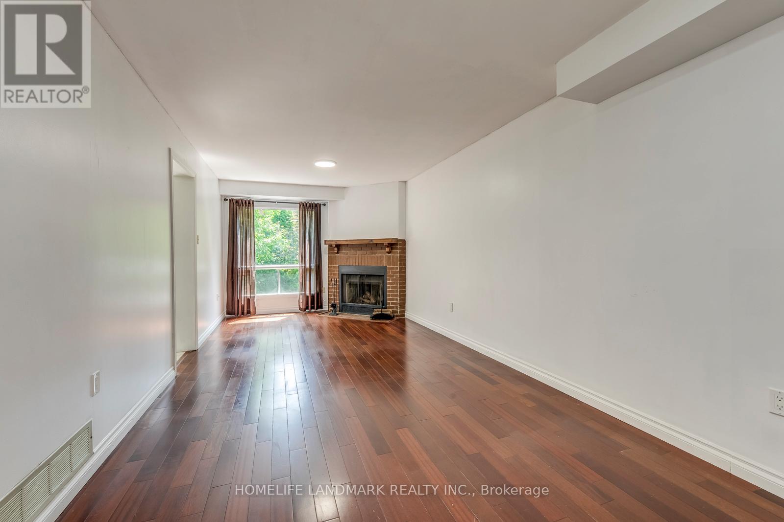 1226 Cottonwood Crescent, Oakville, Ontario  L6M 2W6 - Photo 5 - W12852714