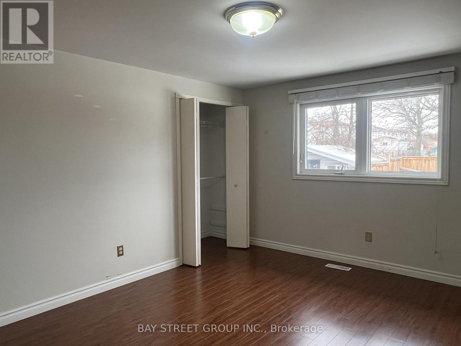 Upper - 641 Eaglemount Crescent, Mississauga, Ontario  L5C 1N8 - Photo 12 - W12852716