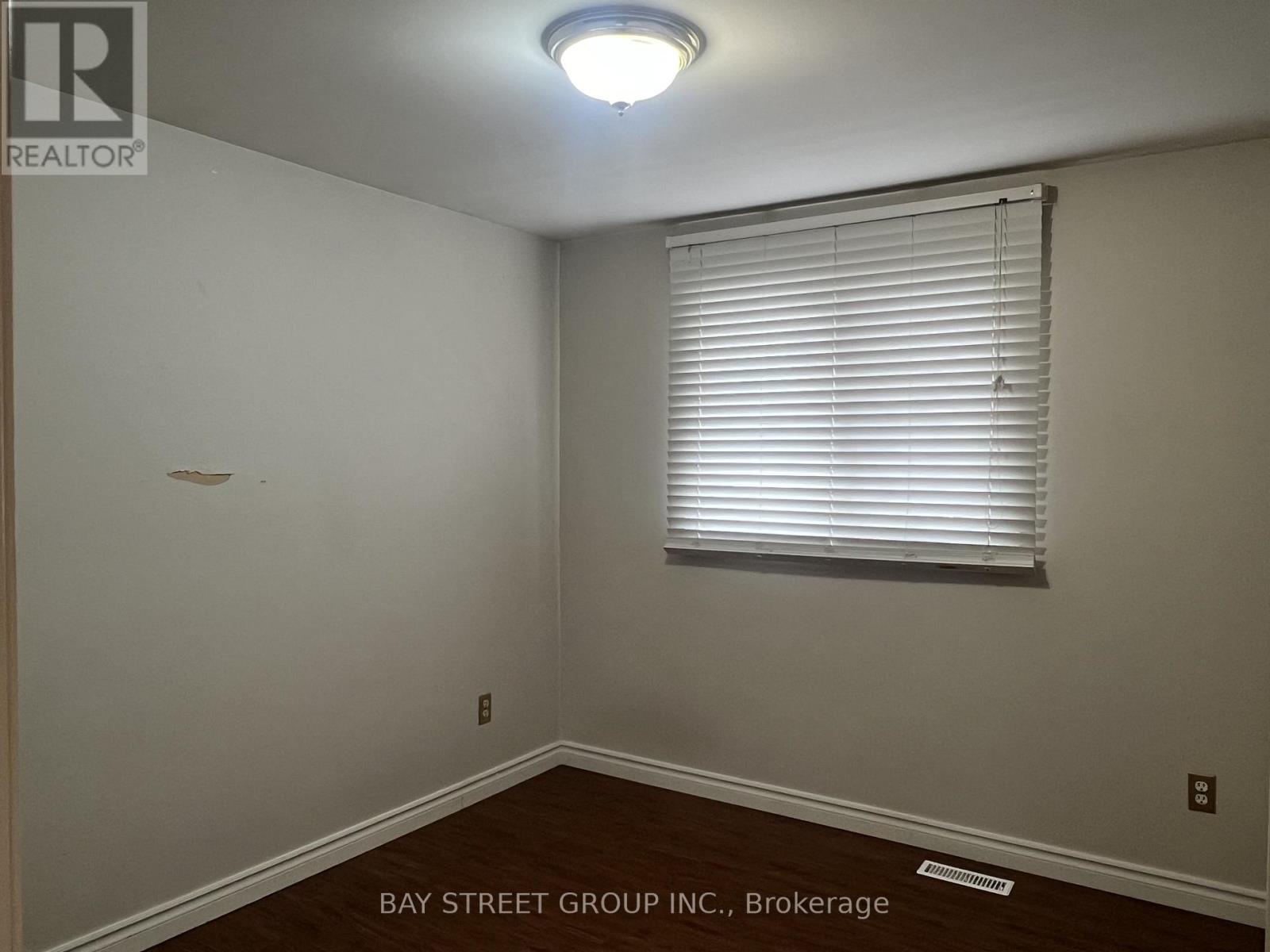 Upper - 641 Eaglemount Crescent, Mississauga, Ontario  L5C 1N8 - Photo 16 - W12852716