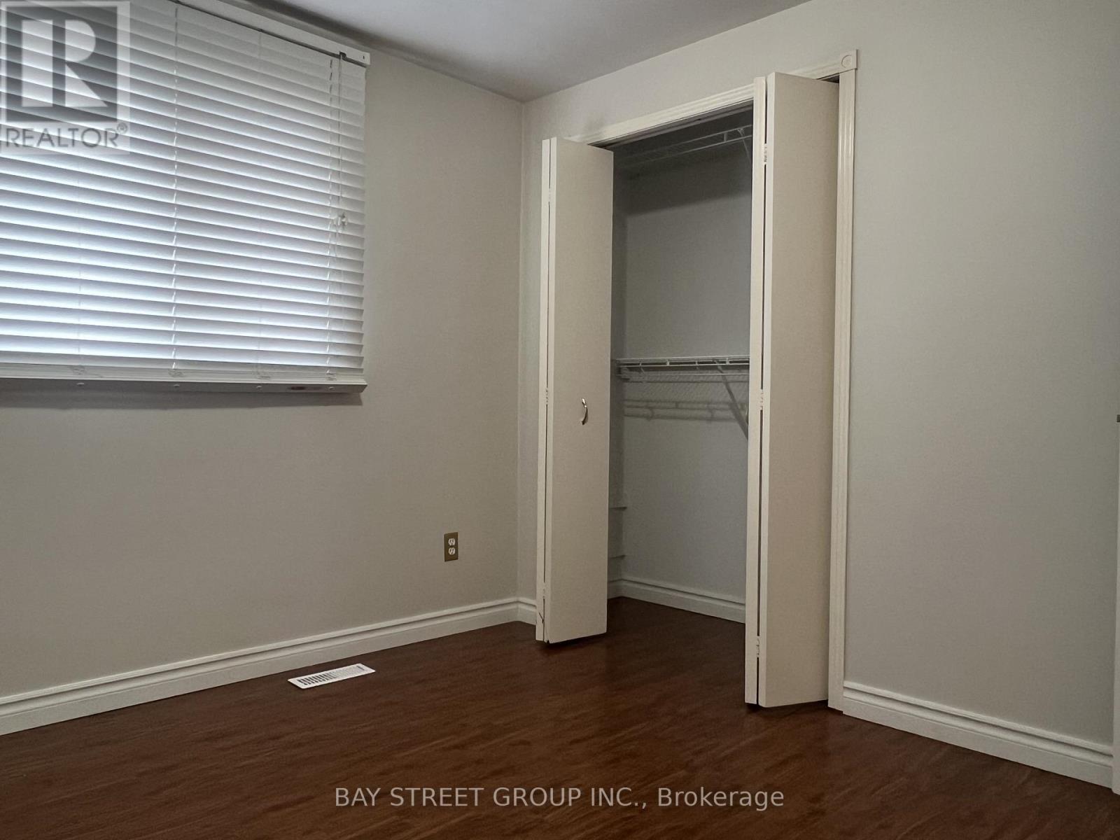 Upper - 641 Eaglemount Crescent, Mississauga, Ontario  L5C 1N8 - Photo 17 - W12852716