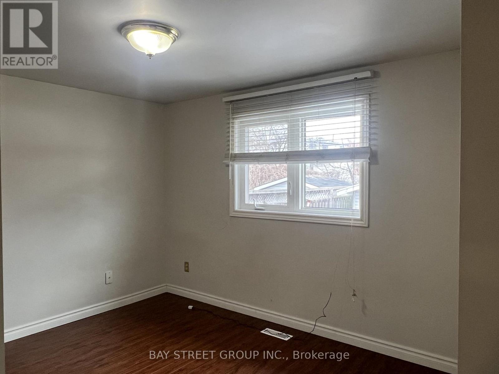 Upper - 641 Eaglemount Crescent, Mississauga, Ontario  L5C 1N8 - Photo 18 - W12852716