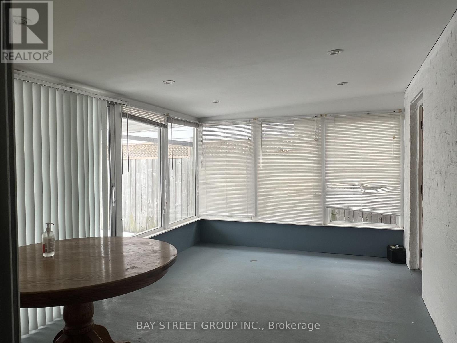 Upper - 641 Eaglemount Crescent, Mississauga, Ontario  L5C 1N8 - Photo 6 - W12852716