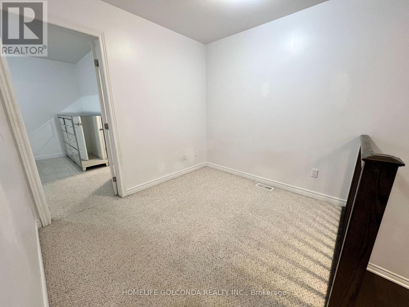 2358 Natasha Circle, Oakville, Ontario  L6M 1N9 - Photo 11 - W12852740