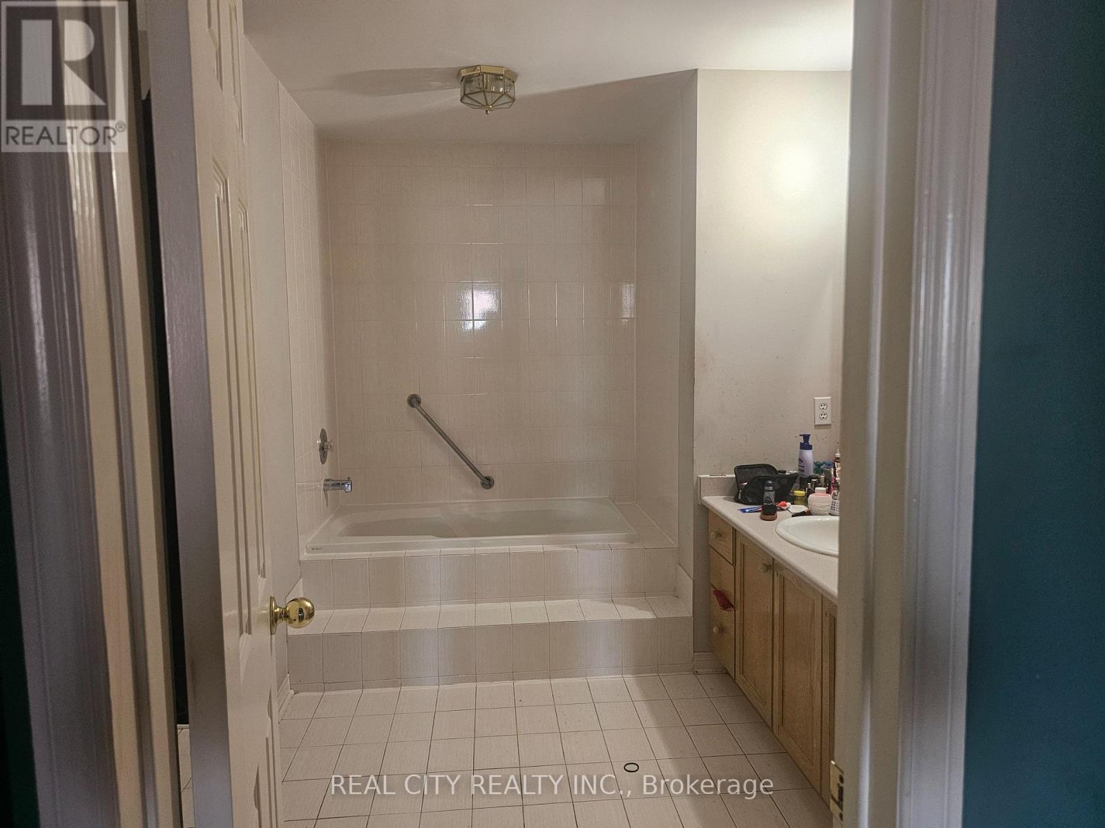 37 Bobcat Street, Brampton, Ontario  L6R 1C8 - Photo 19 - W12852752