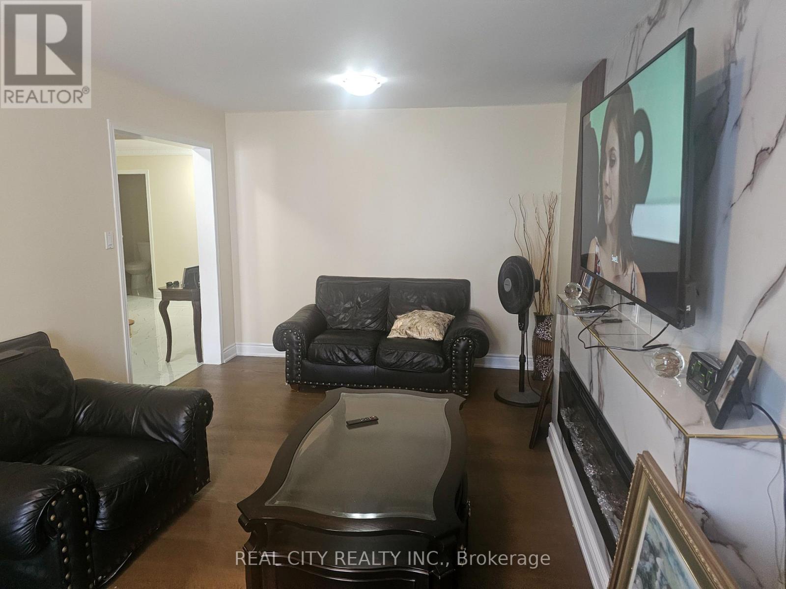 37 Bobcat Street, Brampton, Ontario  L6R 1C8 - Photo 8 - W12852752