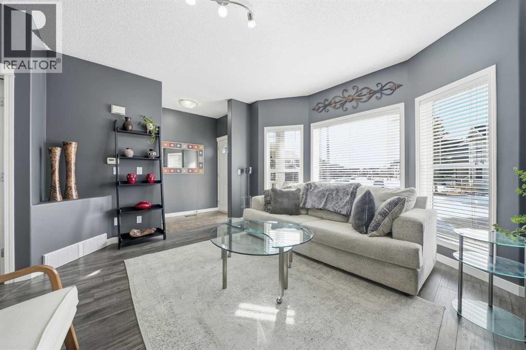 74 Cranberry Close Se, Calgary, Alberta  T3M 0B4 - Photo 5 - A2291306