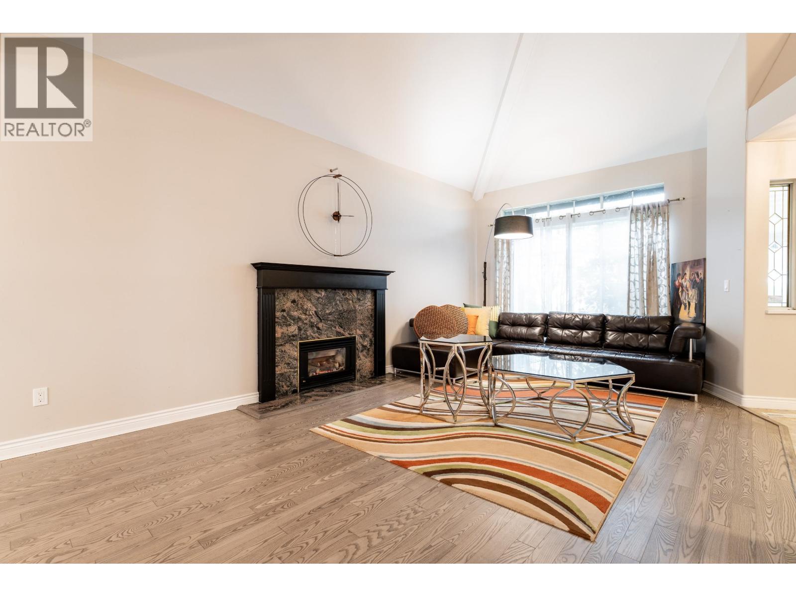 7 Aspen Court, Port Moody, British Columbia  V3H 4V6 - Photo 3 - R3085369