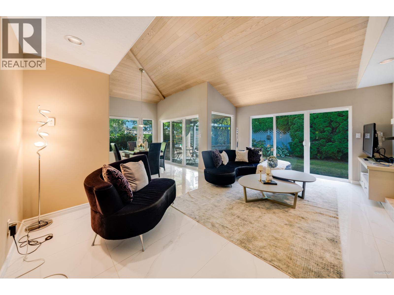 7215 Frobisher Drive, Richmond, British Columbia  V7C 4P8 - Photo 3 - R3077101