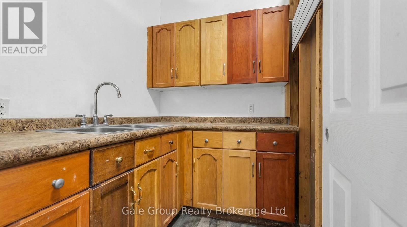 467 Dundas Street, Woodstock, Ontario  N4S 1C2 - Photo 10 - X12852824