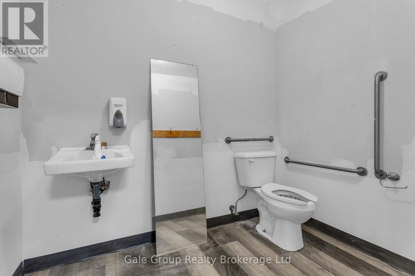 467 Dundas Street, Woodstock, Ontario  N4S 1C2 - Photo 11 - X12852824