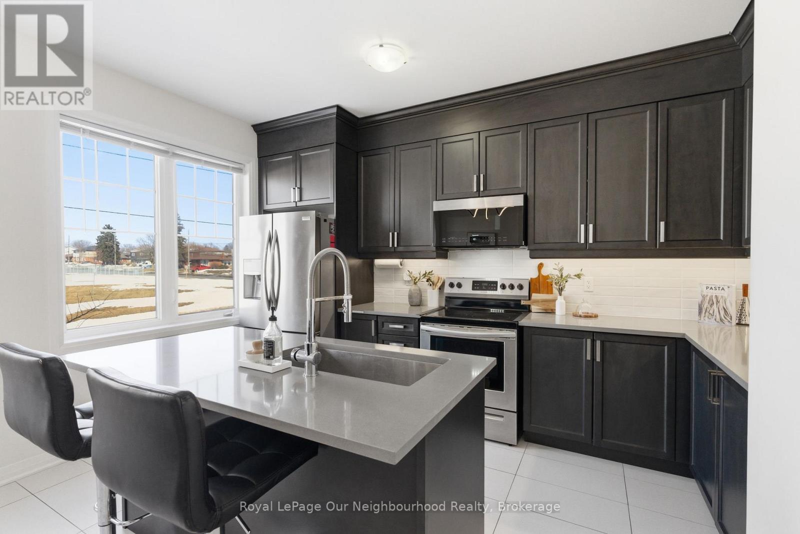 818 Atwater Path, Oshawa (Lakeview), Ontario  L1J 0E8 - Photo 9 - E12852778