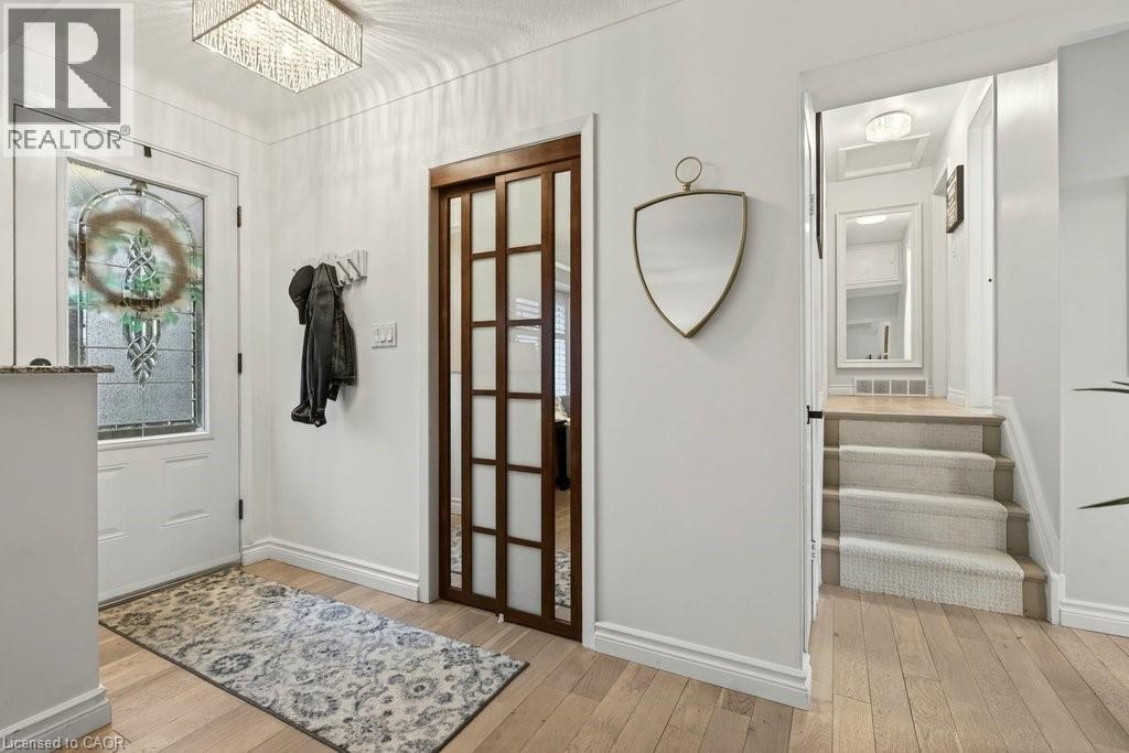 16 Old Oxford Road, St. Catharines, Ontario  L2M 2J9 - Photo 5 - 40795143