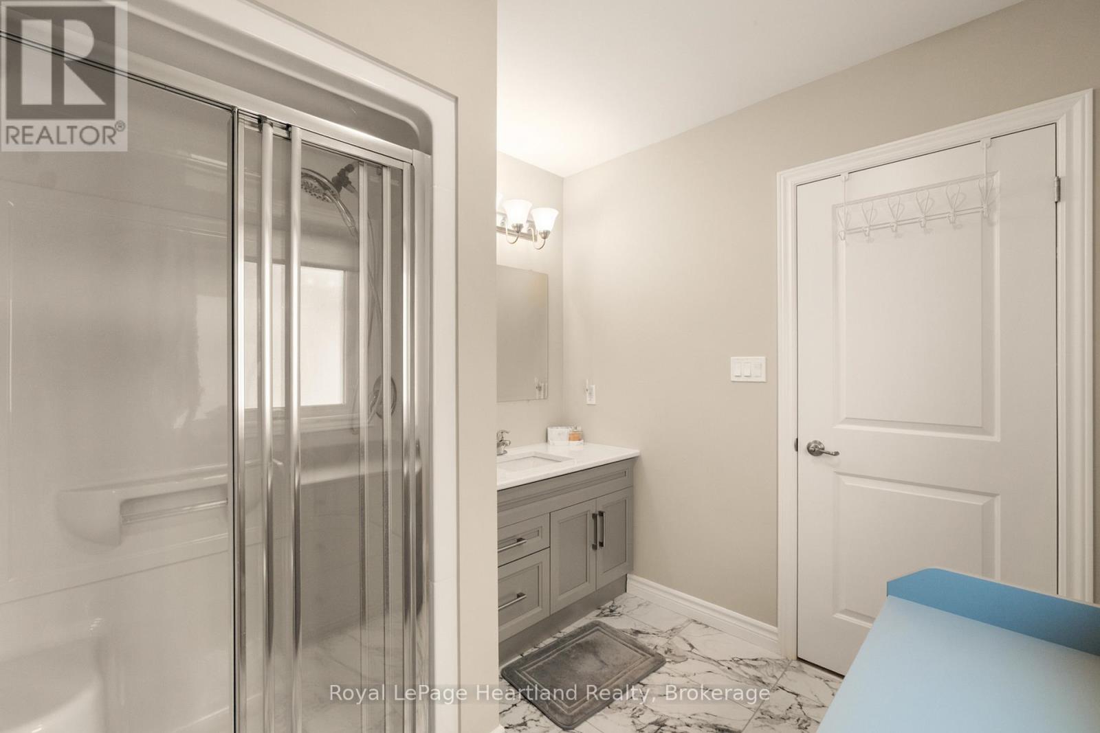 140 Lake Breeze Drive, Ashfield-Colborne-Wawanosh, Ontario  N7A 0C6 - Photo 22 - X12852846