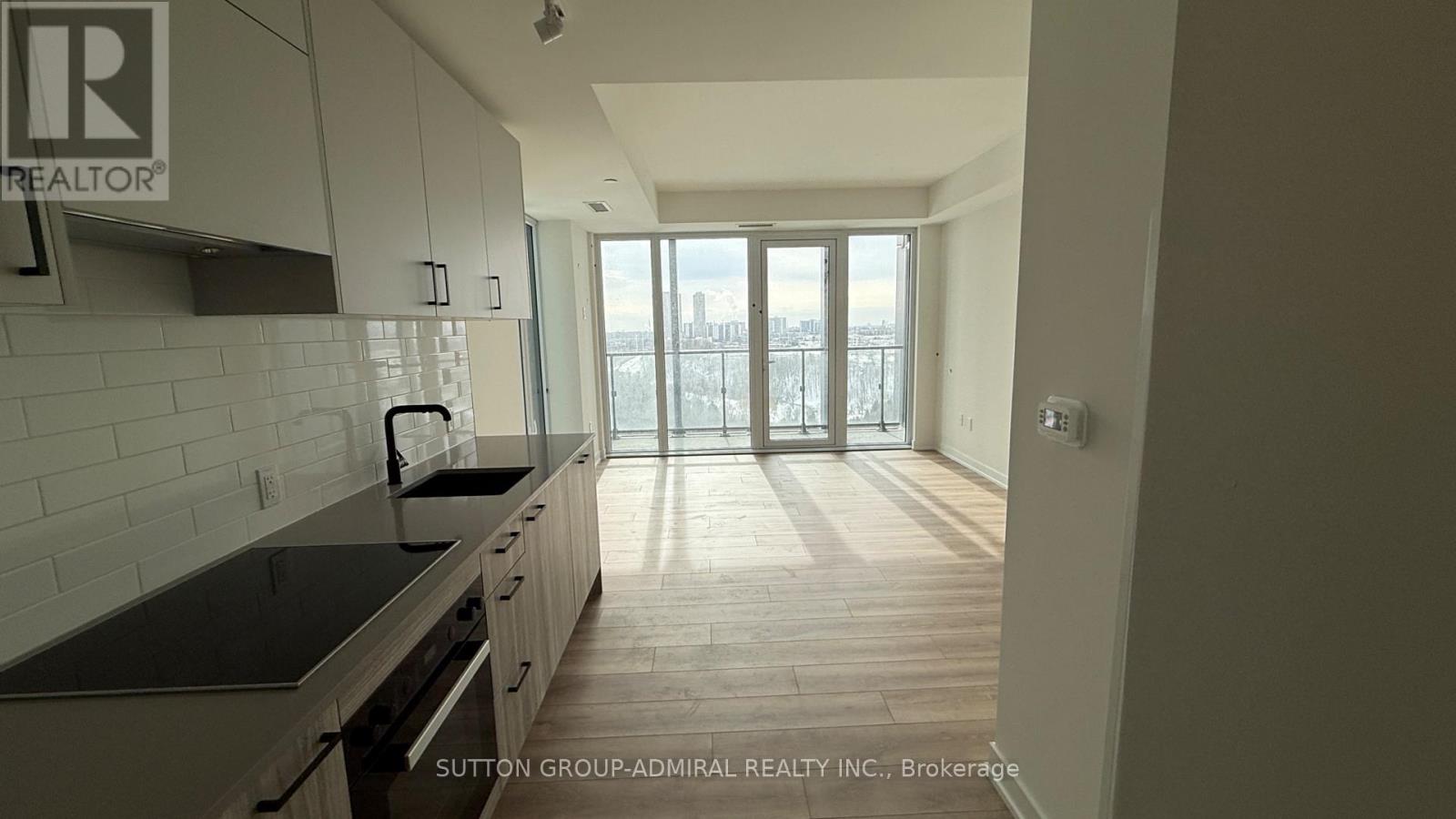 1602 - 1 Quarrington Lane, Toronto, Ontario  M3C 0S4 - Photo 5 - C12840502