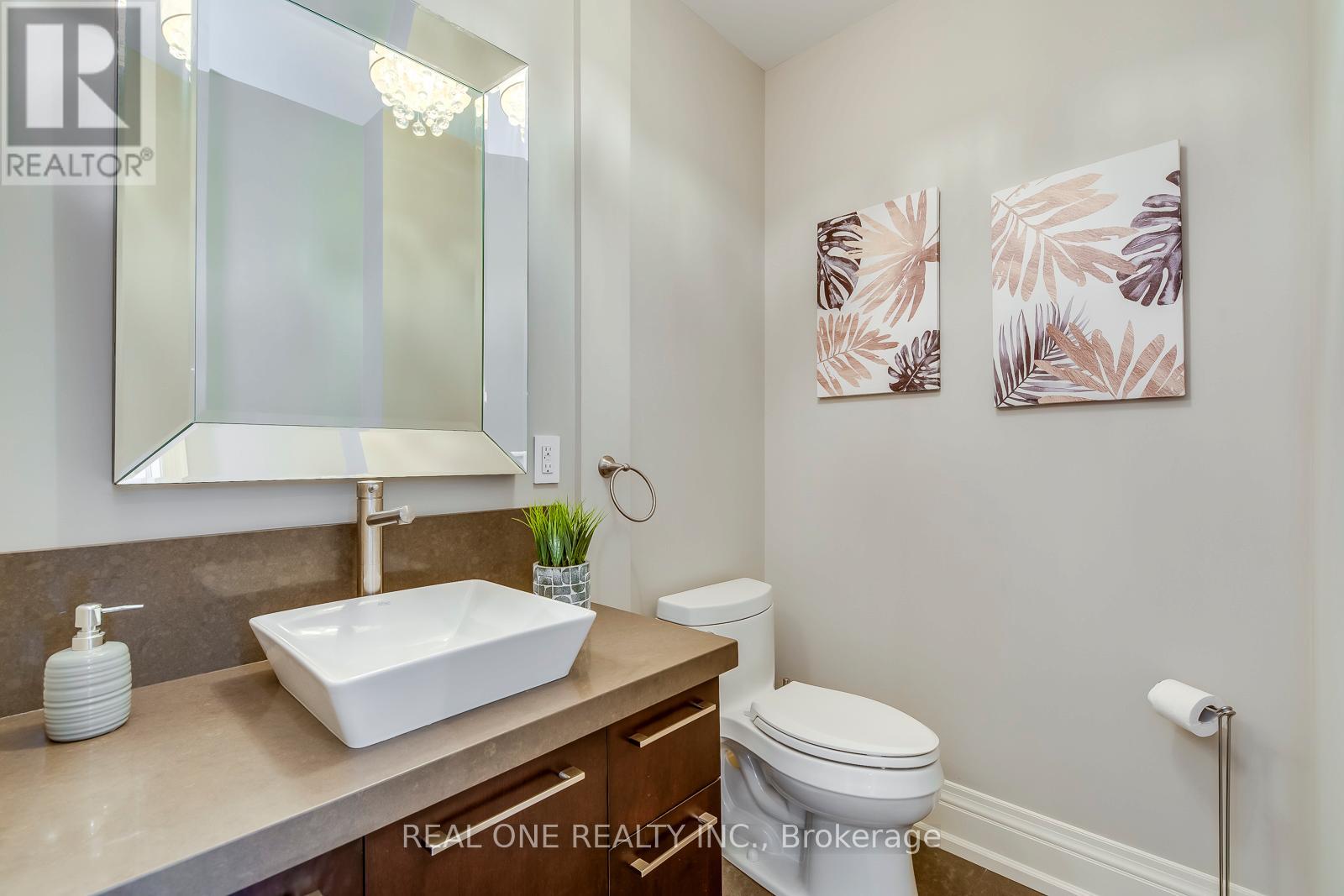 767 Parkland Avenue, Mississauga, Ontario  L5H 3G6 - Photo 21 - W12450419