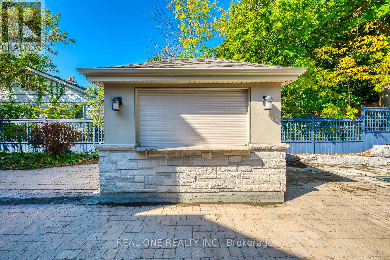 767 Parkland Avenue, Mississauga, Ontario  L5H 3G6 - Photo 45 - W12450419