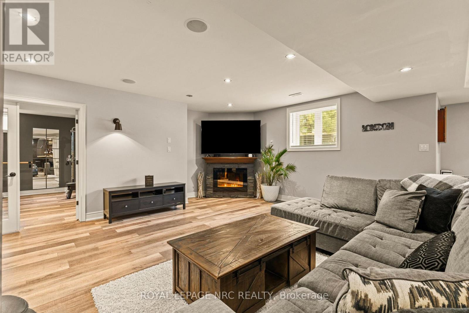 63 Terrace Drive, Grimsby, Ontario  L3M 1B6 - Photo 32 - X12852850