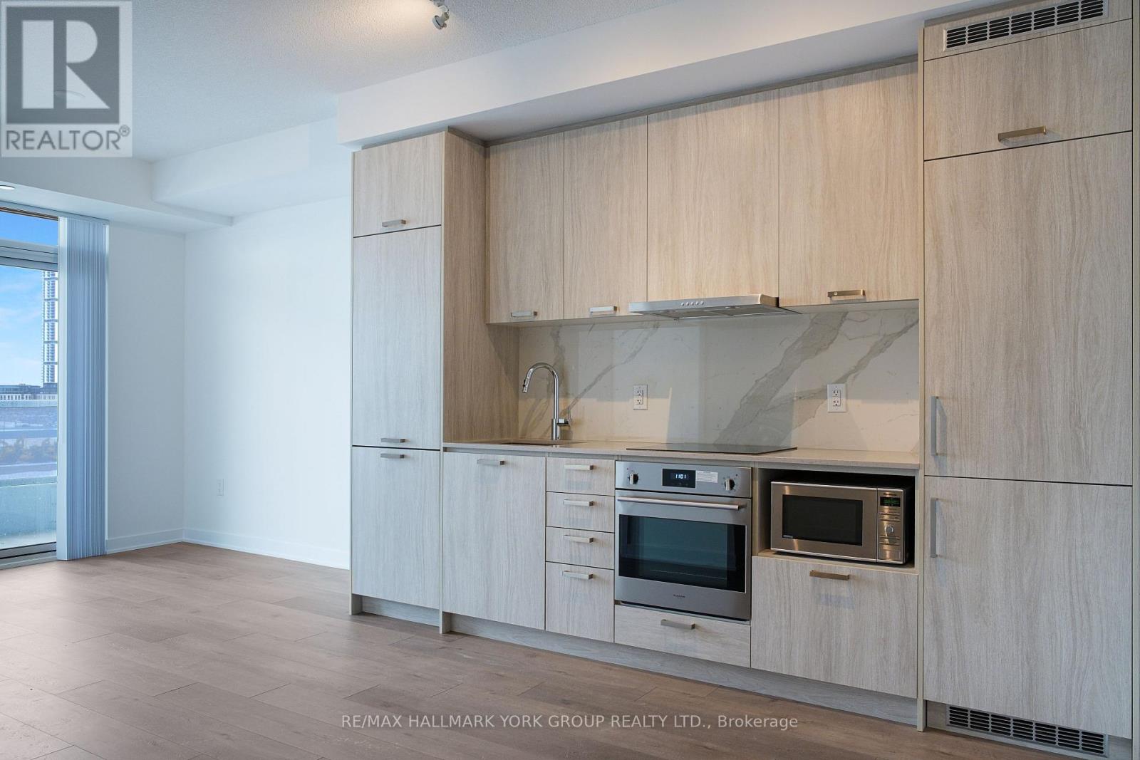 720 - 10 Honeycrisp Crescent, Vaughan (Vaughan Corporate Centre), Ontario  L4K 0M7 - Photo 5 - N12852774