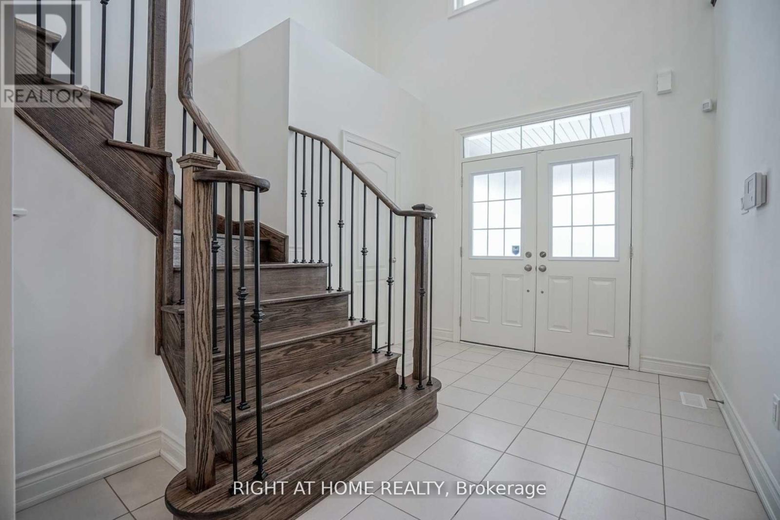 31 Empire Drive, Bradford West Gwillimbury, Ontario  L3Z 4J1 - Photo 12 - N12852788