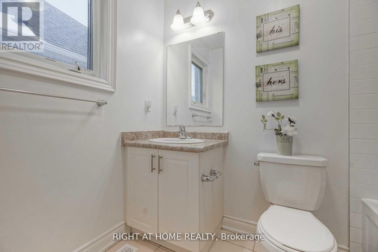 31 Empire Drive, Bradford West Gwillimbury, Ontario  L3Z 4J1 - Photo 17 - N12852788