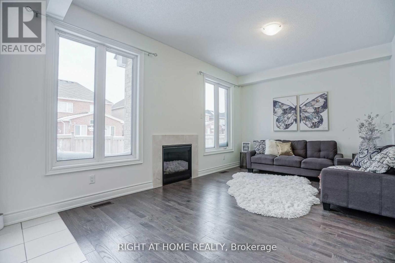 31 Empire Drive, Bradford West Gwillimbury, Ontario  L3Z 4J1 - Photo 18 - N12852788