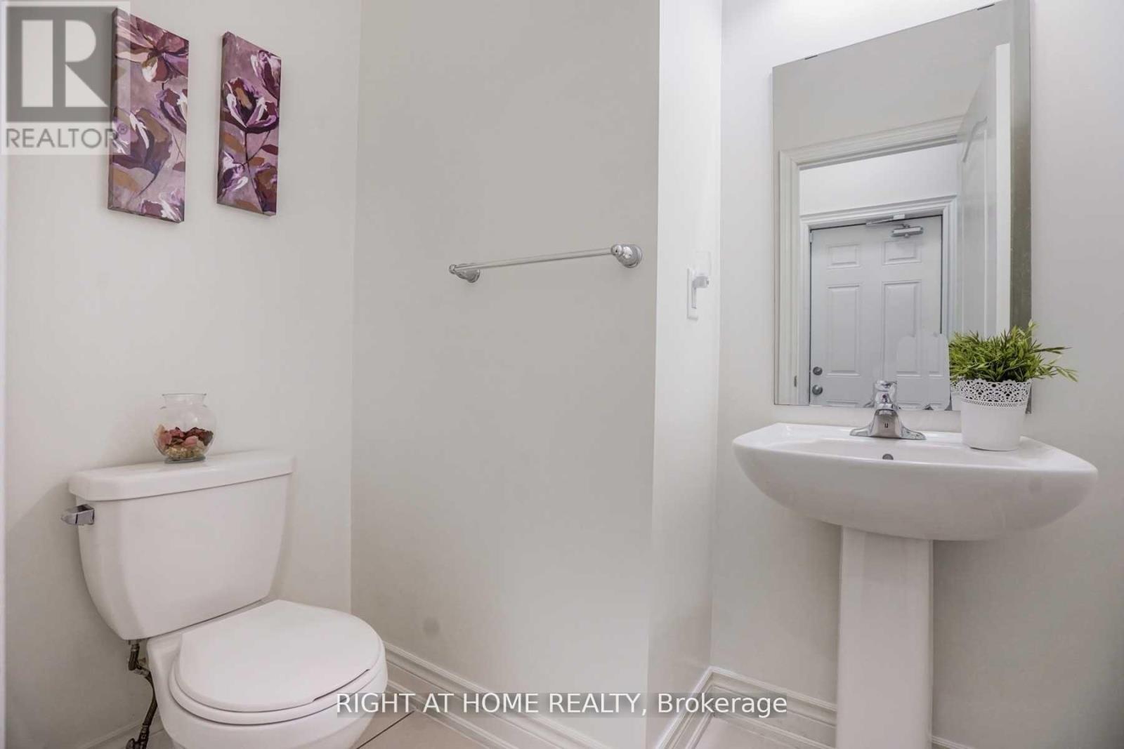 31 Empire Drive, Bradford West Gwillimbury, Ontario  L3Z 4J1 - Photo 21 - N12852788