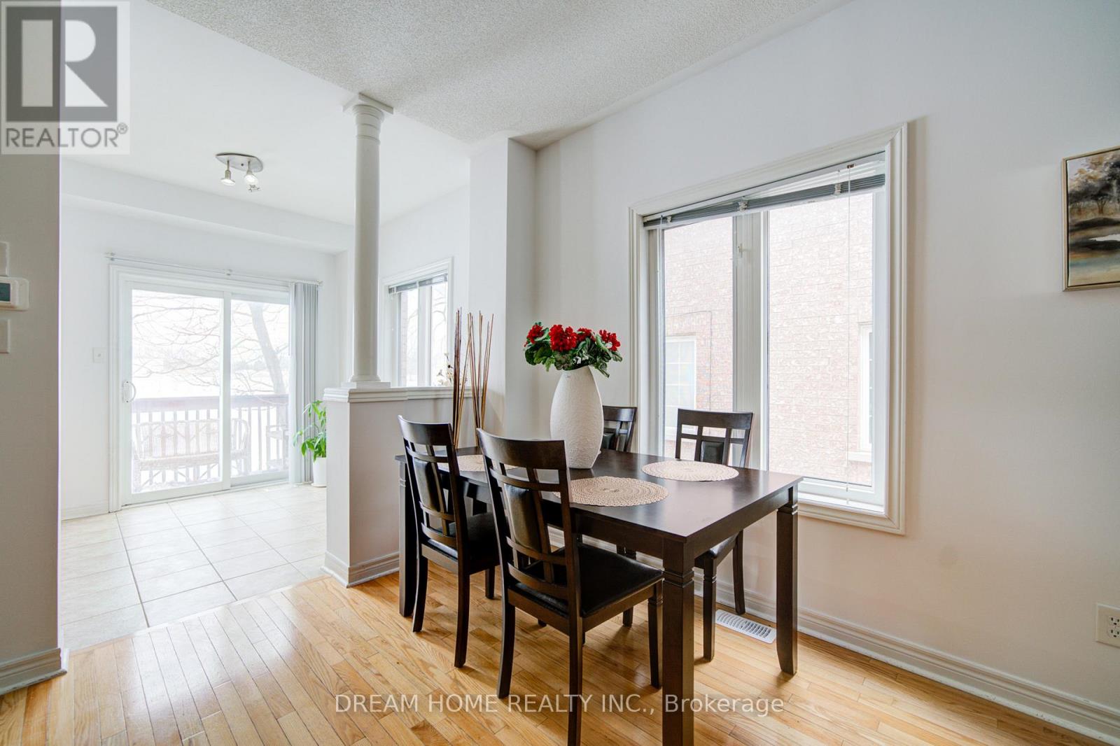 208 Tom Taylor Crescent, Newmarket, Ontario  L3X 3E8 - Photo 9 - N12852798