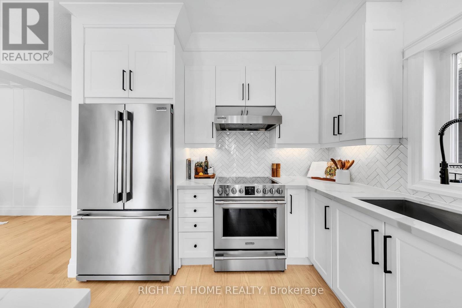 3342 Moses Way, Burlington, Ontario  L7M 0L5 - Photo 13 - W12852842