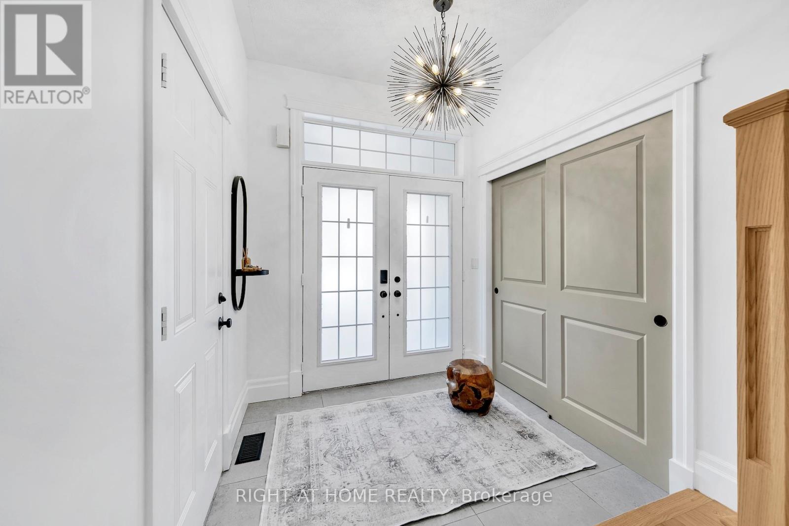 3342 Moses Way, Burlington, Ontario  L7M 0L5 - Photo 3 - W12852842