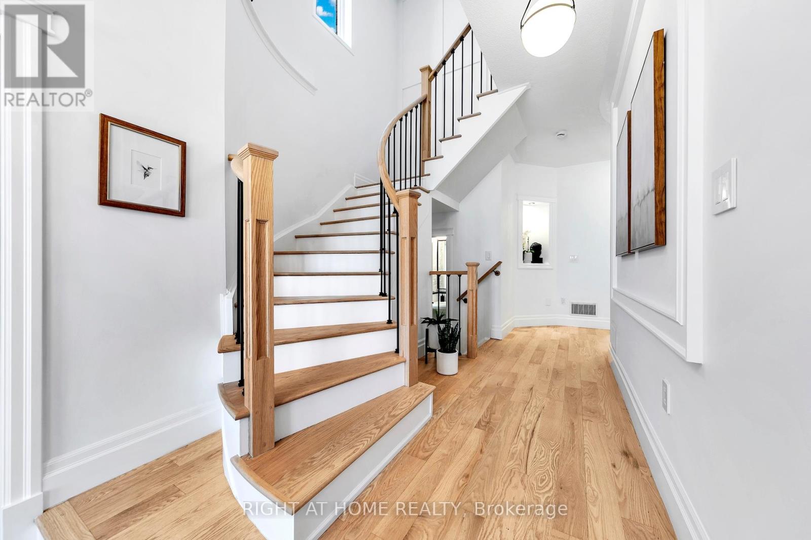 3342 Moses Way, Burlington, Ontario  L7M 0L5 - Photo 4 - W12852842