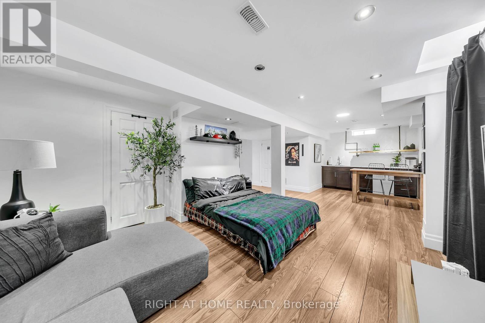 3342 Moses Way, Burlington, Ontario  L7M 0L5 - Photo 41 - W12852842