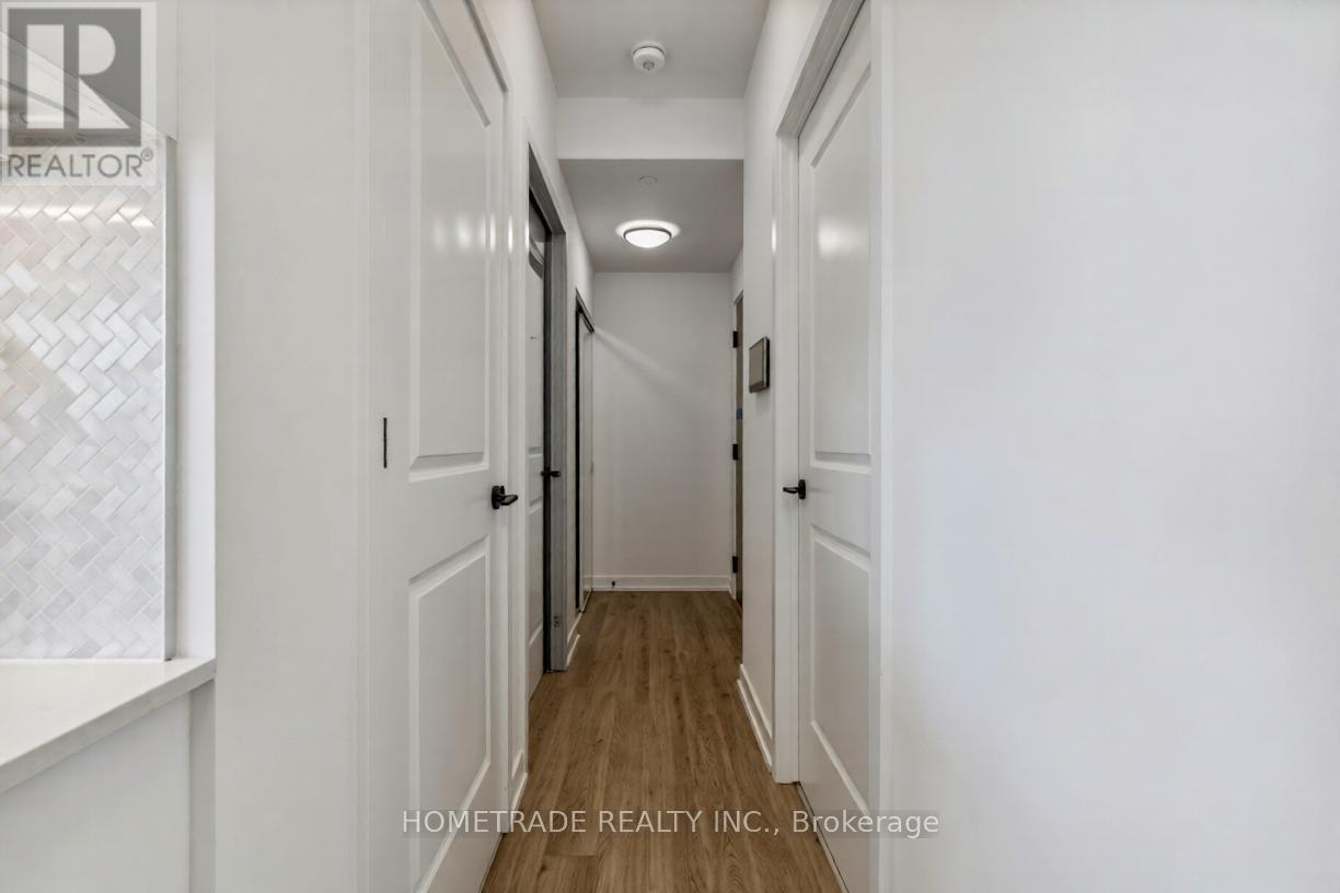 803 - 335 Wheat Boom Drive, Oakville, Ontario  L6H 7Y1 - Photo 2 - W12852864