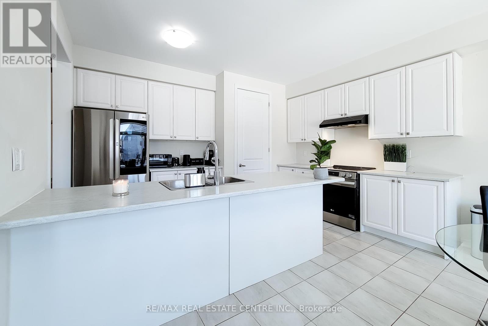 23 Hawick Crescent, Haldimand, Ontario  N3W 0G6 - Photo 15 - X12852802