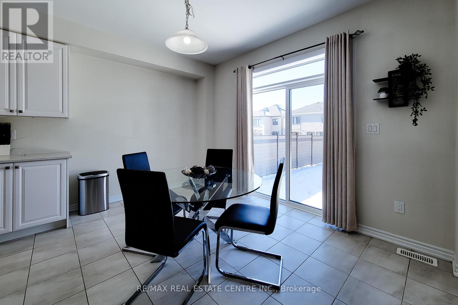 23 Hawick Crescent, Haldimand, Ontario  N3W 0G6 - Photo 20 - X12852802