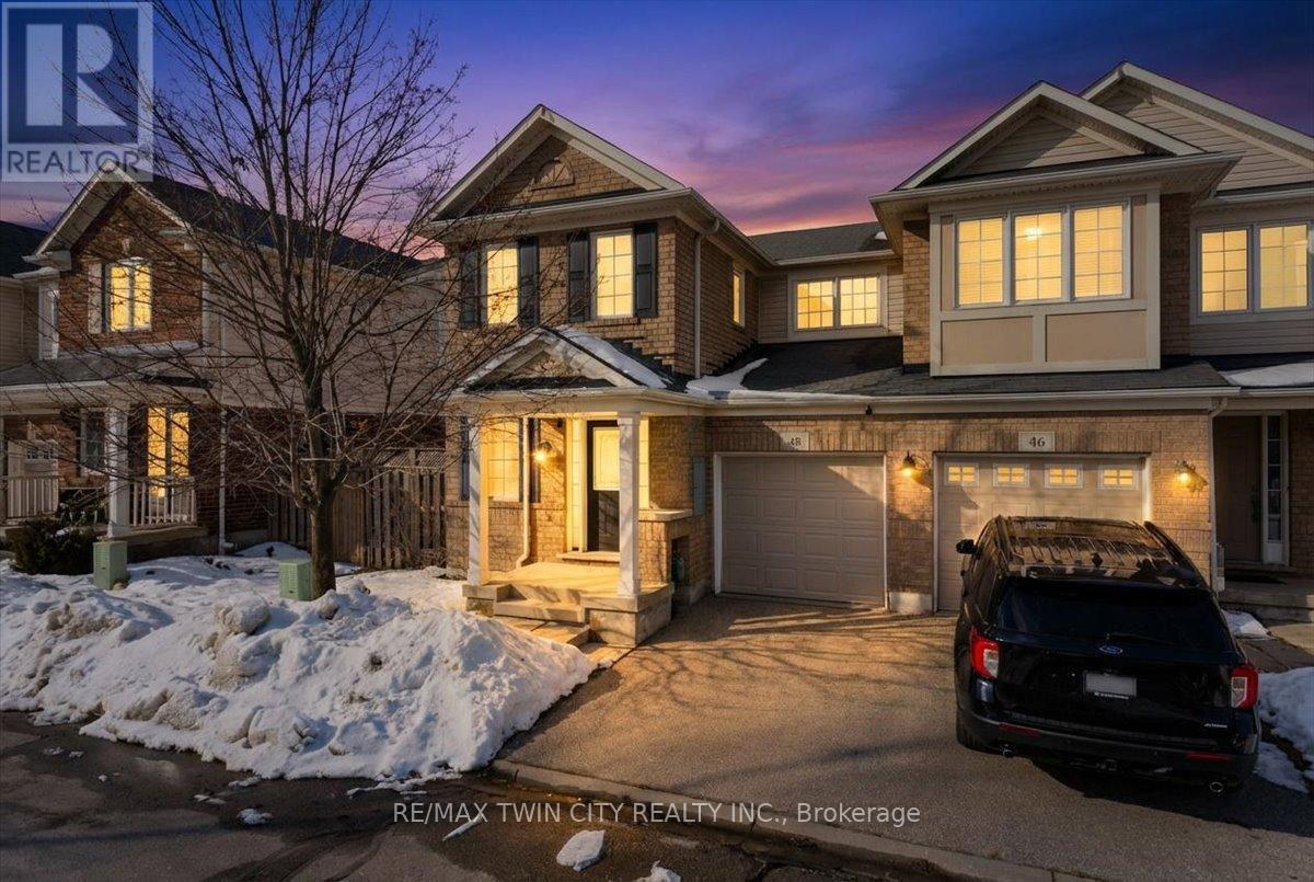 48 MANHATTAN CIRCLE, Cambridge, Ontario