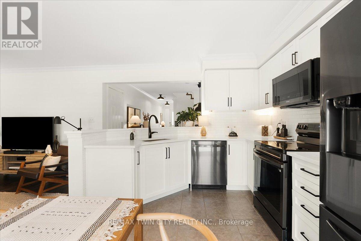 48 Manhattan Circle, Cambridge, Ontario  N3C 0C4 - Photo 14 - X12852814