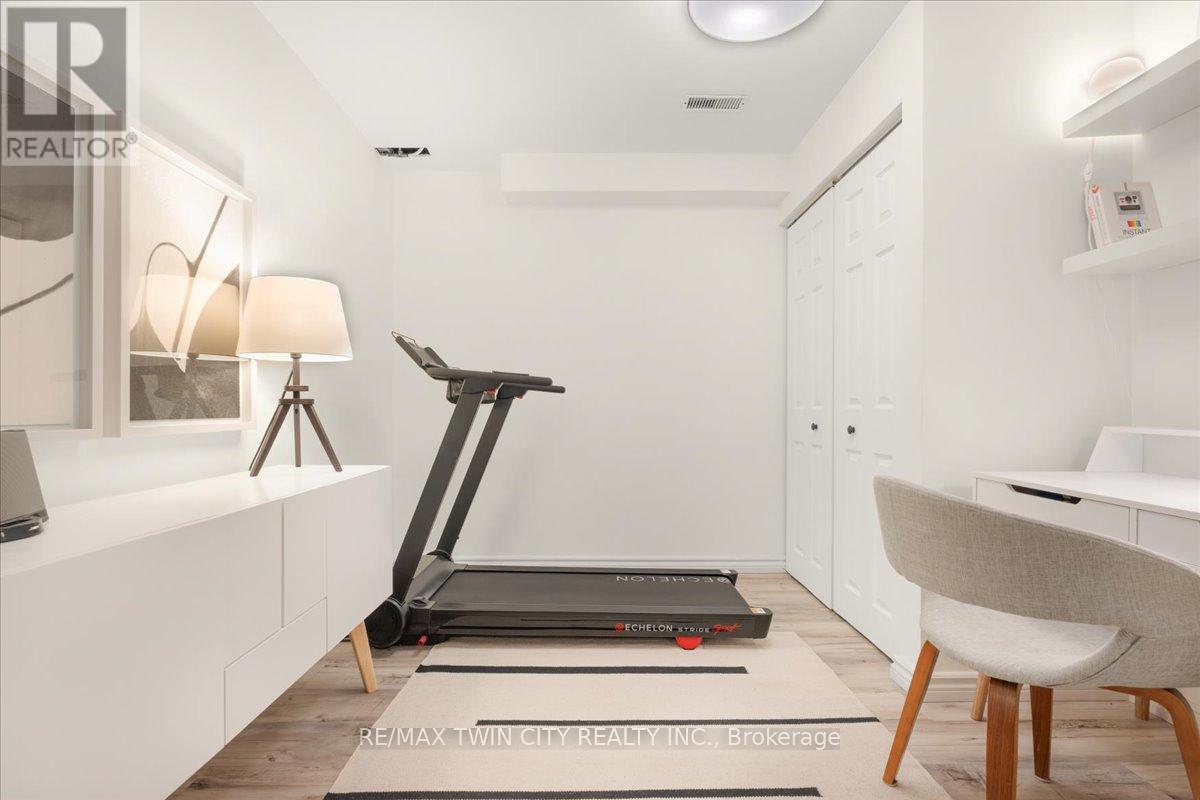 48 Manhattan Circle, Cambridge, Ontario  N3C 0C4 - Photo 36 - X12852814